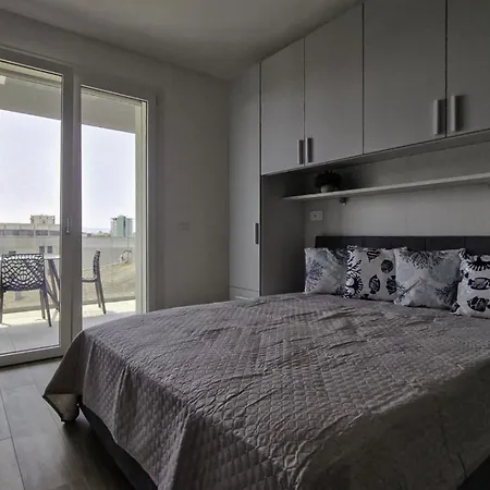 Renovated Flat With Terrace In Apartman